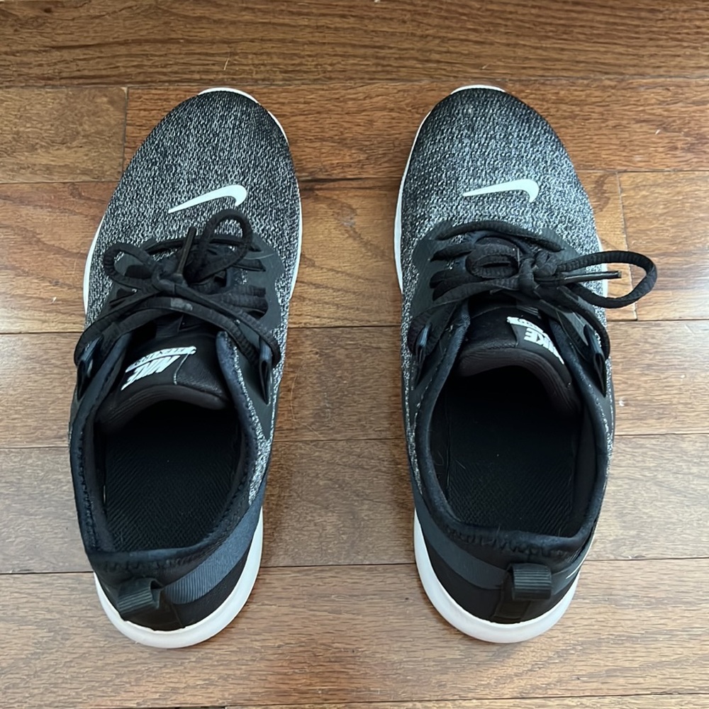 Women’s Nike Flex TR9 Black & White Size 7.5 - Picture 5 of 8